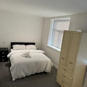 Apartment 2 Bedroom In Centre, Doncaster